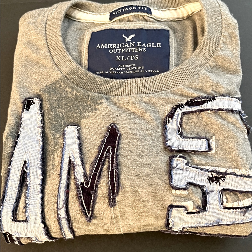 American Eagle Men’s Vintage Crew Neck Gray Graphic Thermal Sweater.